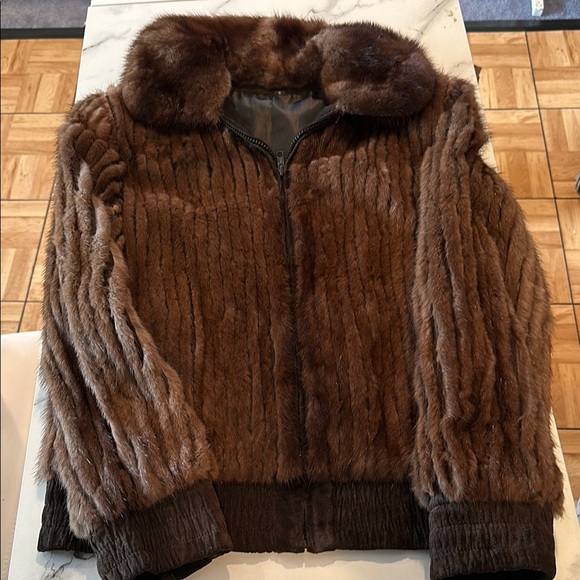 Brown vintage rabbit Fur Jacket, size 6. - Picture 4 of 10